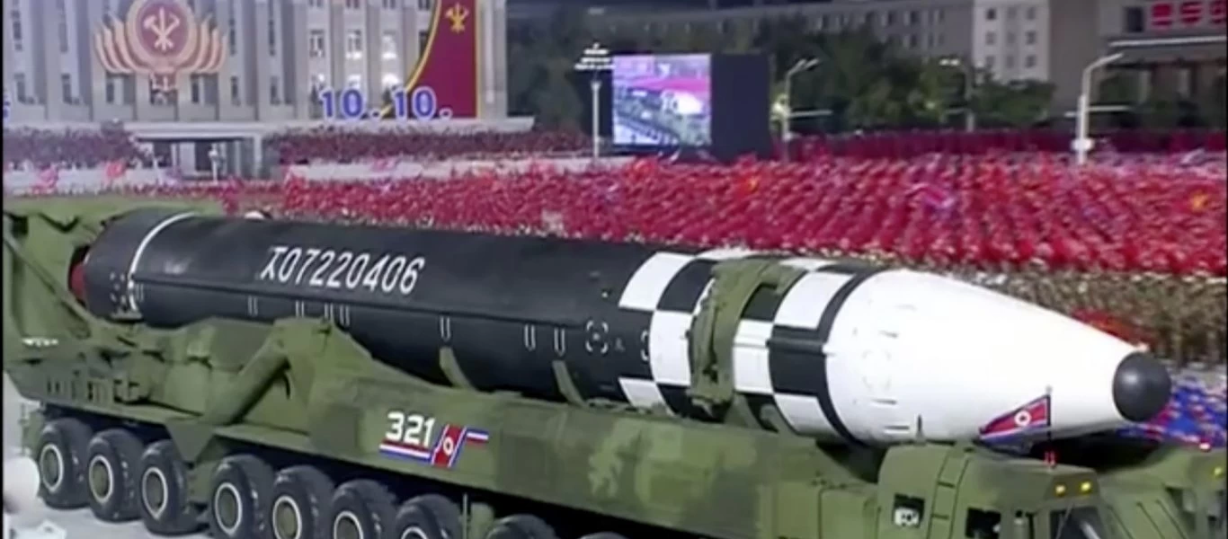 Αυτός είναι ο νέος βαλλιστικός διηπειρωτικός πύραυλος της Β.Κορέας (βίντεο)